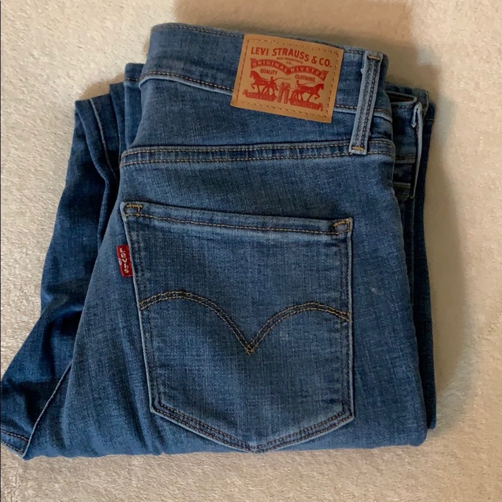 Levi’s - Picture 3 of 3